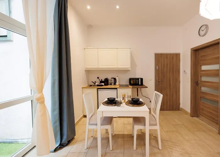 Cozy Market-Square Retreat Located In The Heart Of The 10Th District