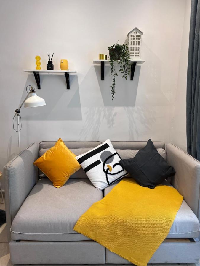 Cozy Market-square Retreat Located In The Heart Of The 10th District Apartment *