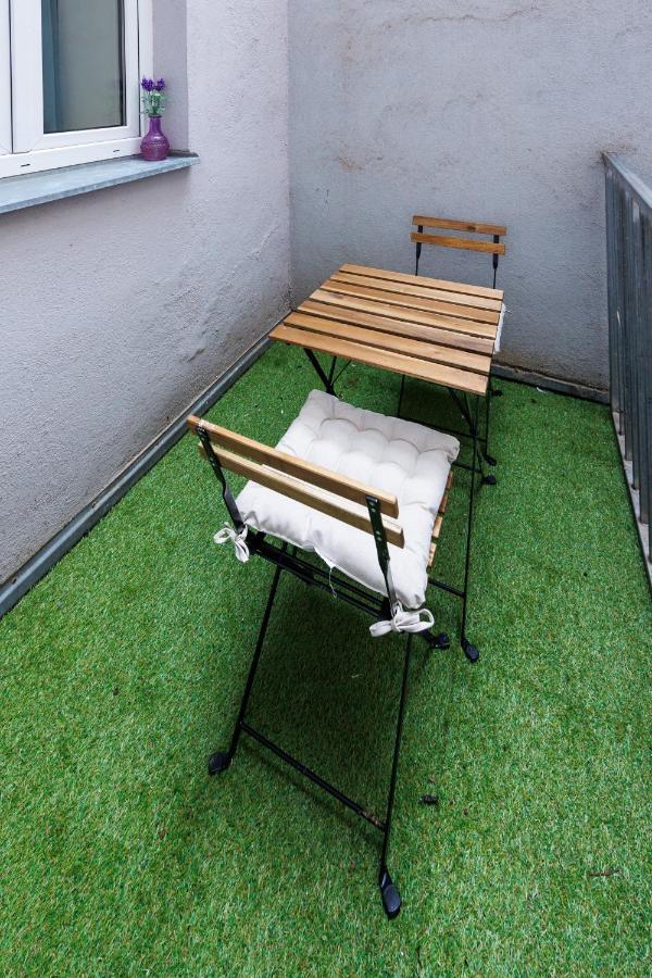 Apartment Cozy Market-square Retreat Located In The Heart Of The 10th District Vienna