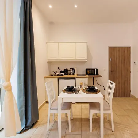 Cozy Market-Square Retreat Located In The Heart Of The 10Th District Vienna Exterior photo