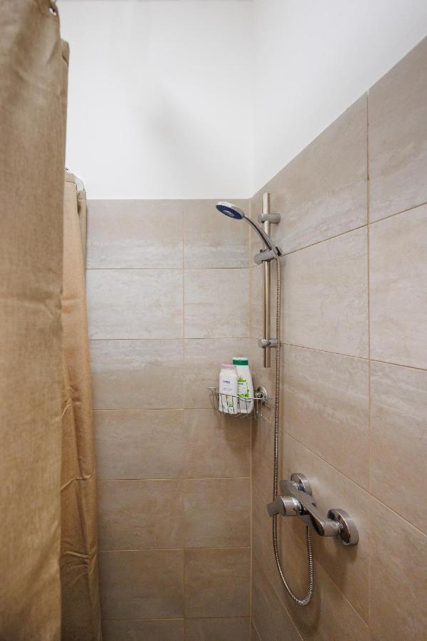 Cozy Market-square Retreat Located In The Heart Of The 10th District Apartment Wien
